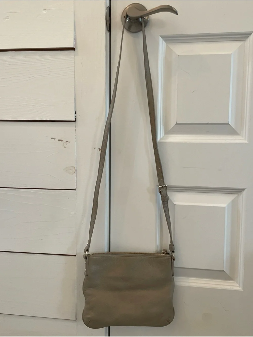 Kate Spade New York Cobble Hill Ellen Crossbody Bag Beige Pebbled Leather Gold